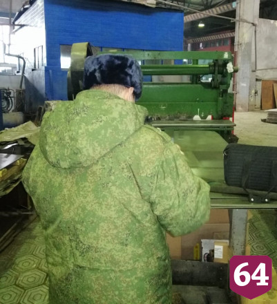 Рабочему отрезало кисть гидравлическими ножницами 