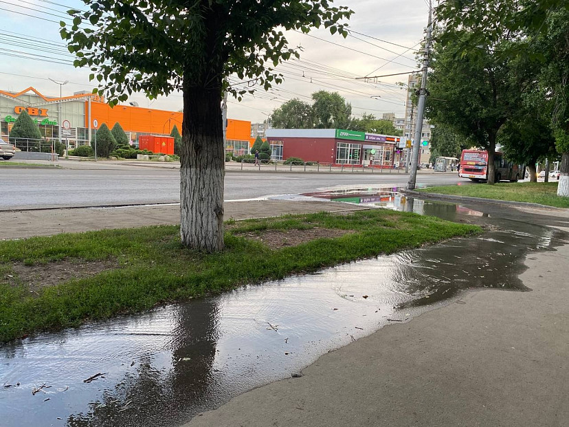 В Саратове из-за коммунальной аварии затопило несколько улиц 