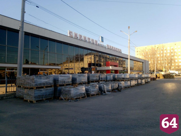 Радаев потребовал «максимально быстро» создать парковку у саратовского вокзала 
