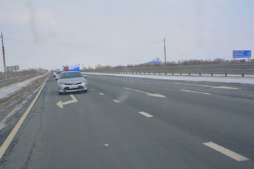 Саратовцы отметили годовщину Крымской весны автопробегом 