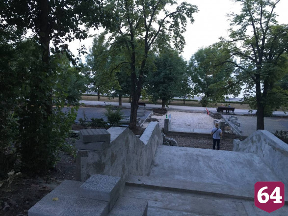 Сквер в Мирном переулке появится до конца августа