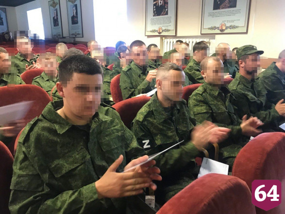 Саратовские школьники передали мобилизованным фронтовые письма