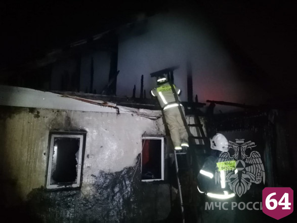 Хозяйка дома спаслась при пожаре из-за неисправной печи