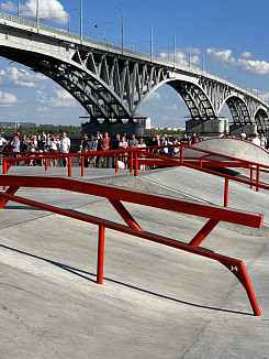 Скейт-парк у саратовского моста открыли экстрим-шоу