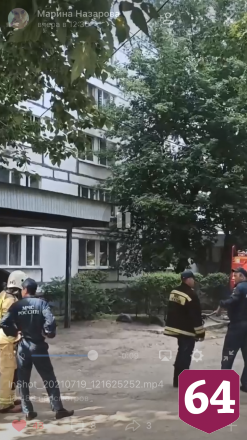 Из горящей многоэтажки в Саратове эвакуировали 20 человек
