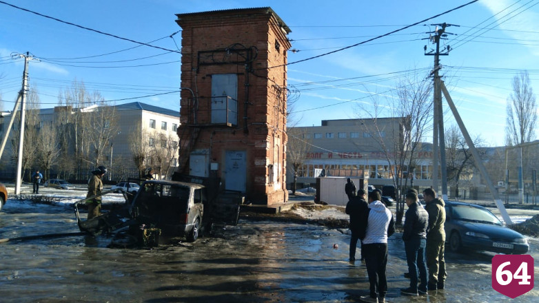 На Горького полностью выгорел внедорожник