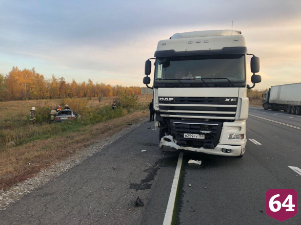 Под Саратовом в ДТП с фурой травмировался мужчина