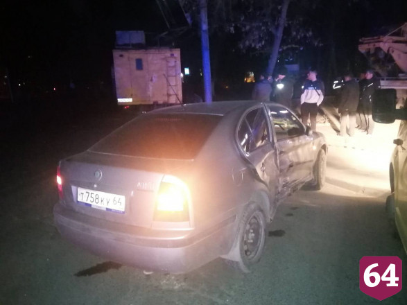 В Саратове начинающий водитель покалечился в ночном ДТП 