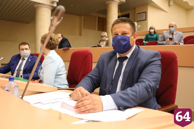 Радаев пригласил депутатов на стройплощадку инфекционного центра