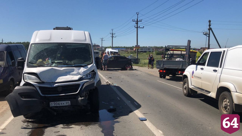 В массовом ДТП на Кумысной поляне покалечился водитель легковушки