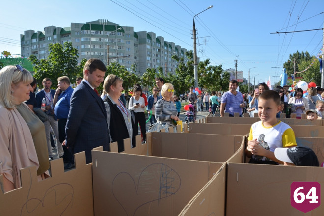 На «Покровском Арбате» в Энгельсе День города отметили 80 тысяч человек