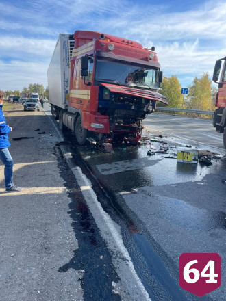 Водитель «Соболя» погиб в ДТП с фурой под Саратовом
