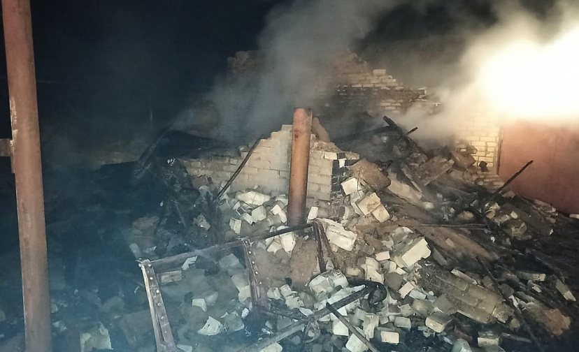 На пепелище дома обнаружили обгоревший труп мужчины 