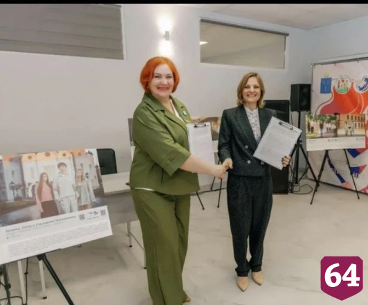 В Саратовской области открыли фотовыставки в поддержку материнства и детства