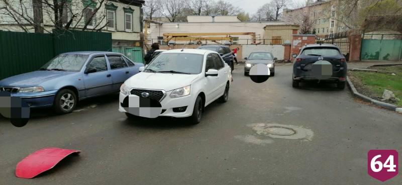 В Саратове велосипедист протаранил «Датсун» автоледи