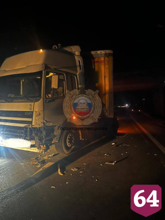 В Саратове мужчина травмировался в аварии с фурой