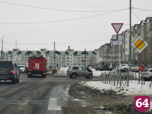 Три человека покалечились в ДТП на Менякина