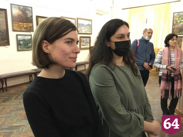 В Саратове открылась выставка картин «Линии цвета»