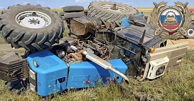 В Саратовской области в аварии погиб тракторист