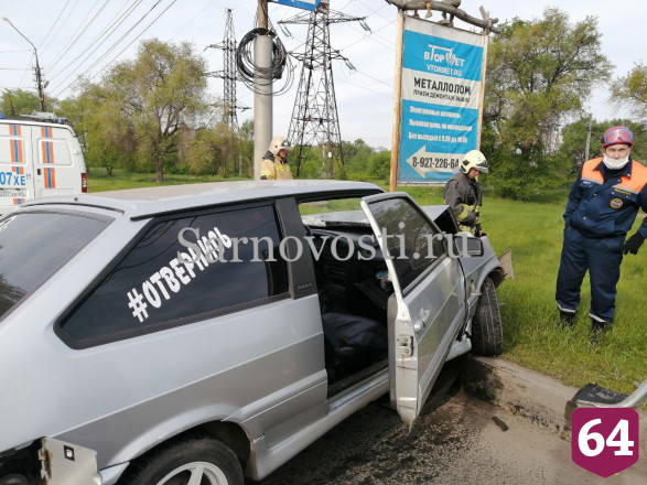 Четыре человека попали в больницу после аварии в Энгельсе