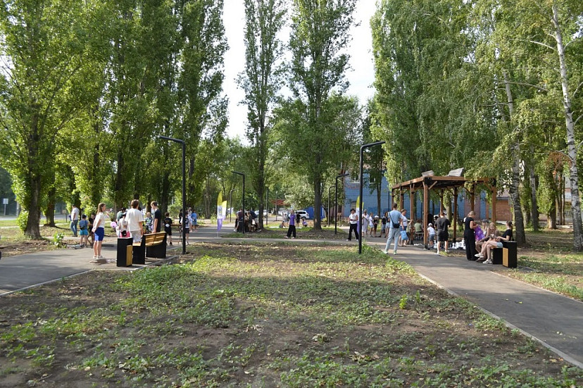 В городе на месте пустыря разбили новый сквер 