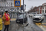 Иномарку вынесло на тротуар у Театральной площади