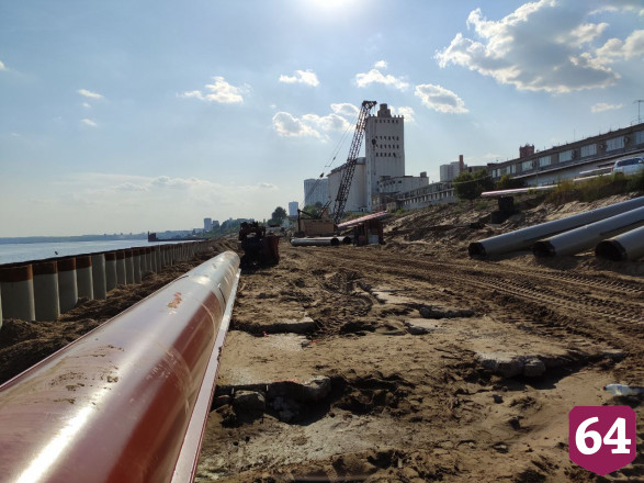 Возле нового саратовского пляжа продолжат расчищать Волгу 