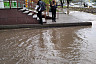 Центральную улицу Энгельса затопили дождевые воды