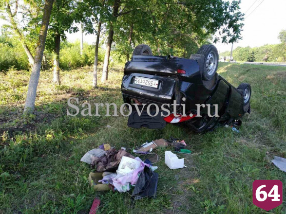 Пьяный водитель сбежал от врачей после ДТП под Саратовом