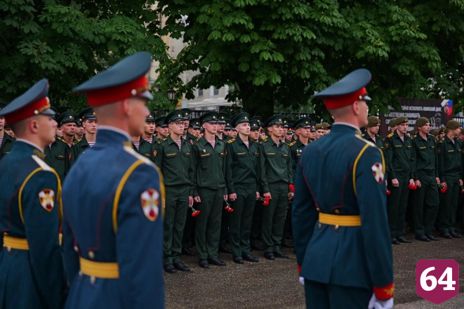 В Саратове открыли памятник погибшим выпускникам военного института