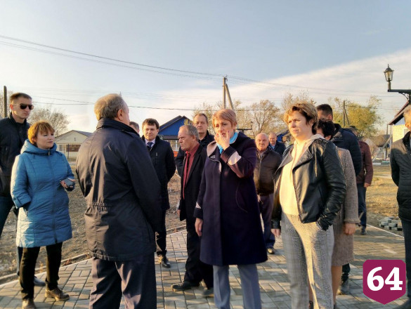 Саратовский губернатор предложил сделать в поселке «Ветеран» автоматический полив 