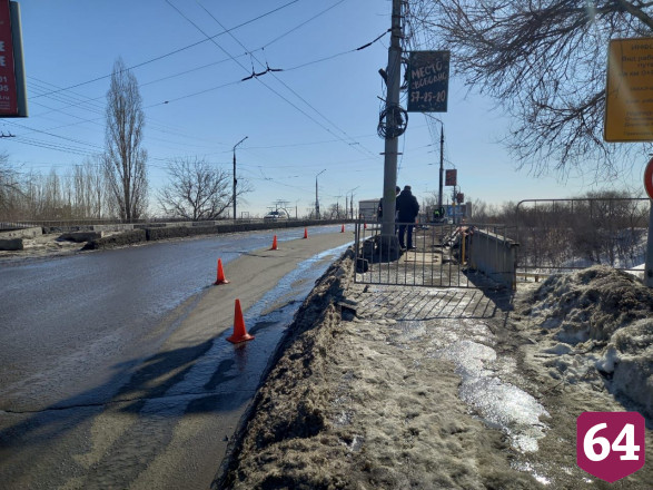 Саратовцев предупредили о возможном ограничении движения по мосту 