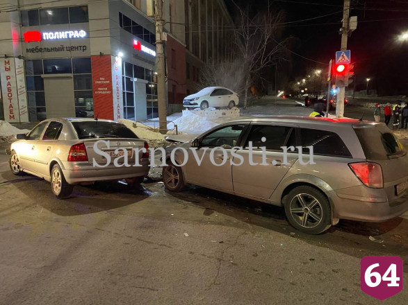 В Саратове попала в ДТП беременная женщина с 5 детьми