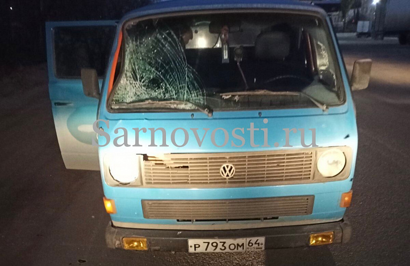 В Саратове женщина во время ДТП разбила лобовое стекло телом