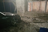 В Елшанке Mercedes снес остановку вместе с забором и въехал во двор дома 