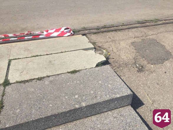 В Саратове подростки на самоизоляции устраивают заплывы у ротонды