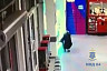 В Саратове приятели в мотоциклетных шлемах обчистили игровые автоматы и попались