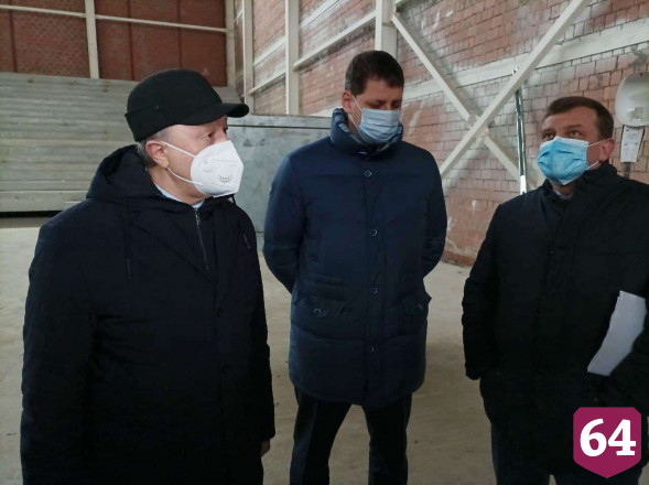 Губернатор объявил выговор министру спорта за недостроенный ФОК