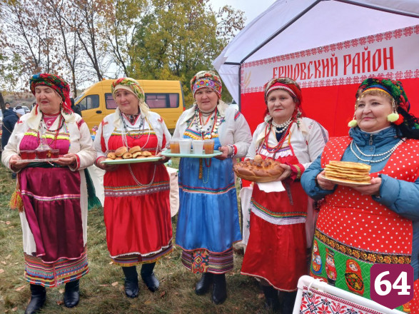 В саратовском селе гостей «Шумбрата» встретили песнями разных народов 
