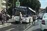 В Саратове автобус провалился в дорожную яму