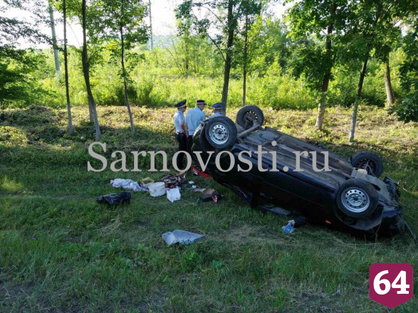 Пьяный водитель сбежал от врачей после ДТП под Саратовом