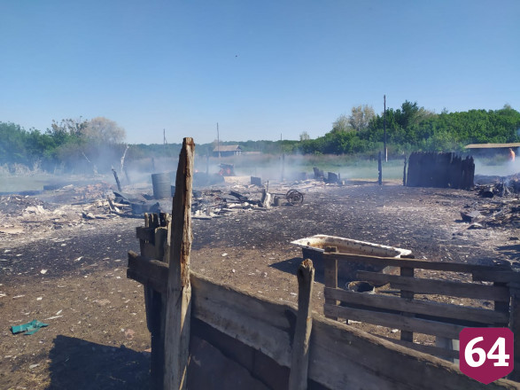 Школьник играл со спичками и устроил пожар 