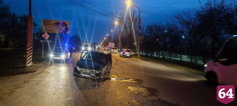 Пять участников массового ДТП в Энгельсе обратились к медикам