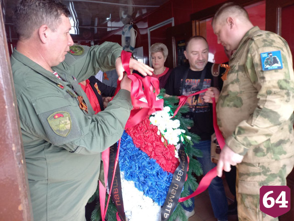 В Волгу спустили венок в память о погибших на полях сражений