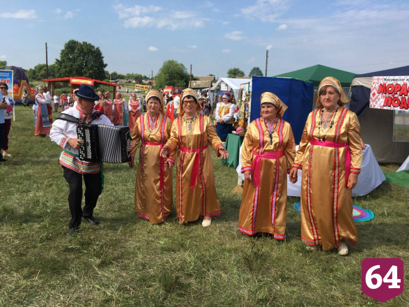 На празднике Акатуй саратовцев учили делать обереги