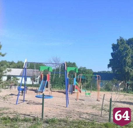 В саратовских селах установили качели-гнезда 