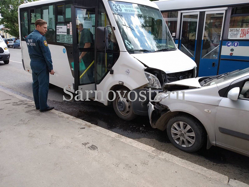 В ДТП с маршруткой на Московской пострадали 6 человек