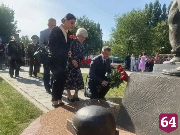 В Саратовской области открыли памятник погибшему в Беслане бойцу