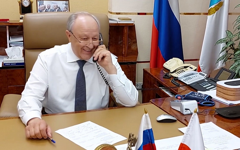 Саратовский губернатор поздравил с Днем Победы Героя Советского Союза