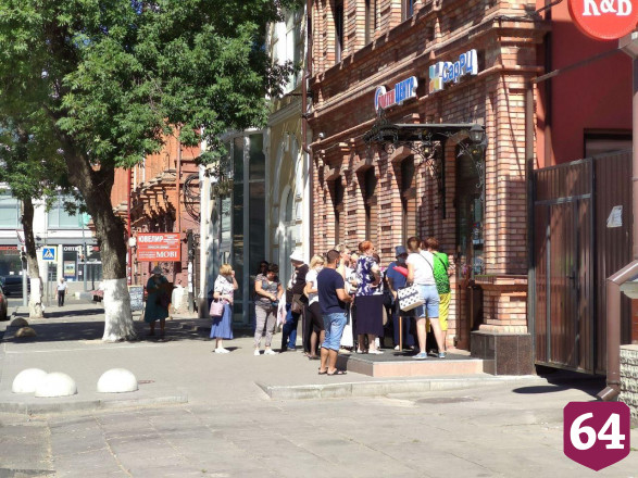 В саратовской кулинарии отказываются обслуживать посетителей без масок